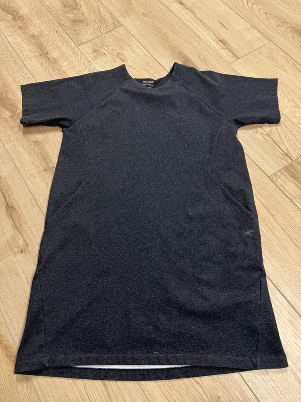 Arc'teryx Momenta Dark Grey Outdoor Hiking Casual Dress